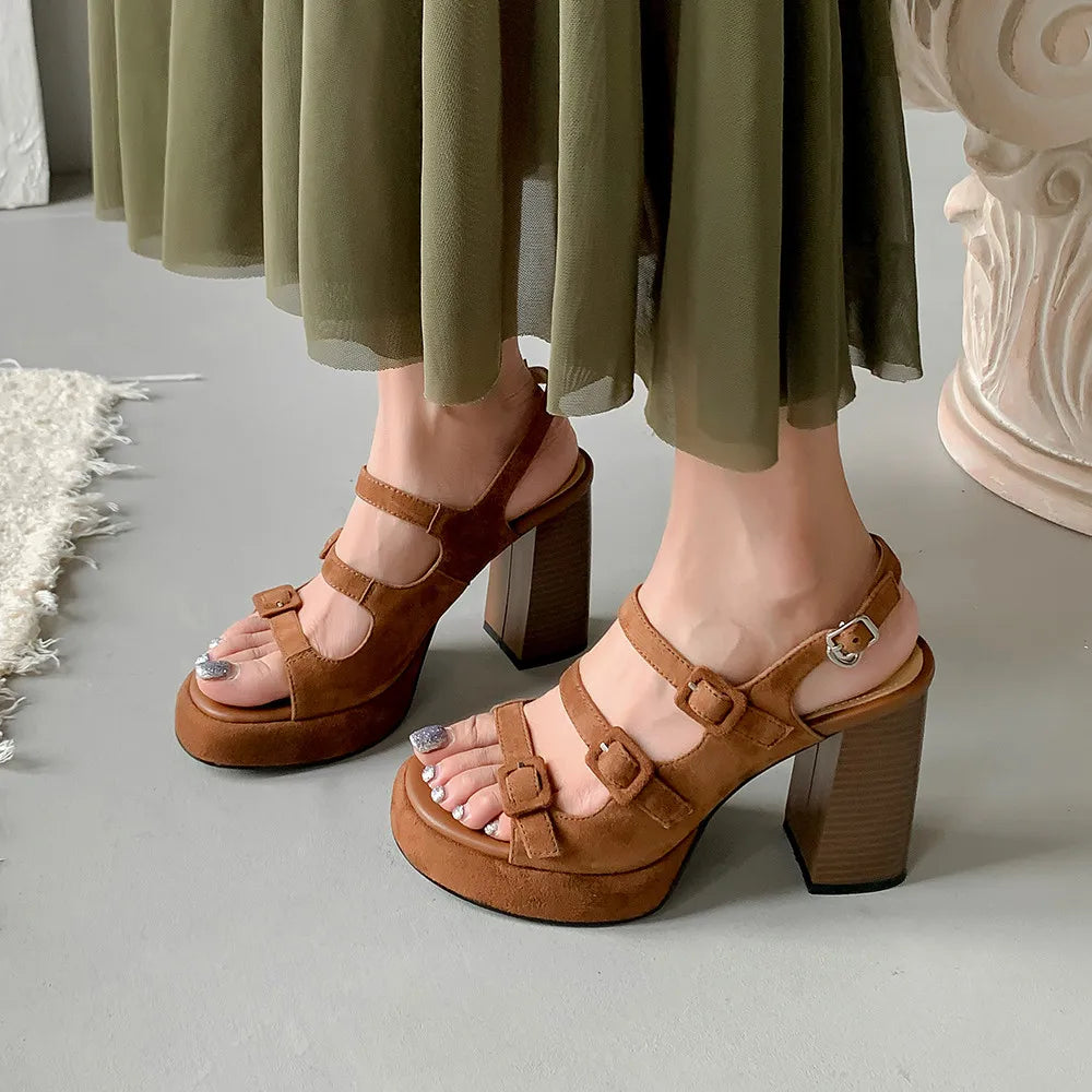 Daelene ankle strap sandal