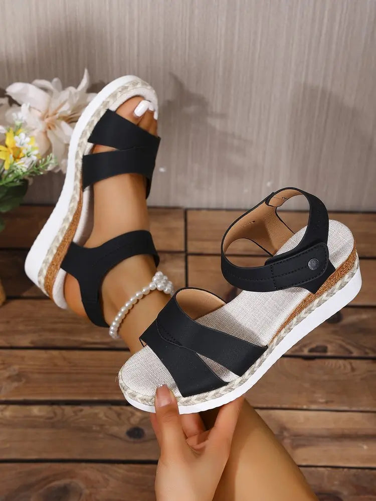 Daelene ankle strap sandal