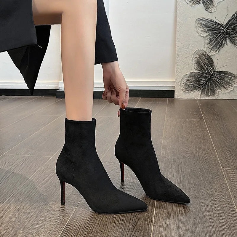 Black ankle boot with heels