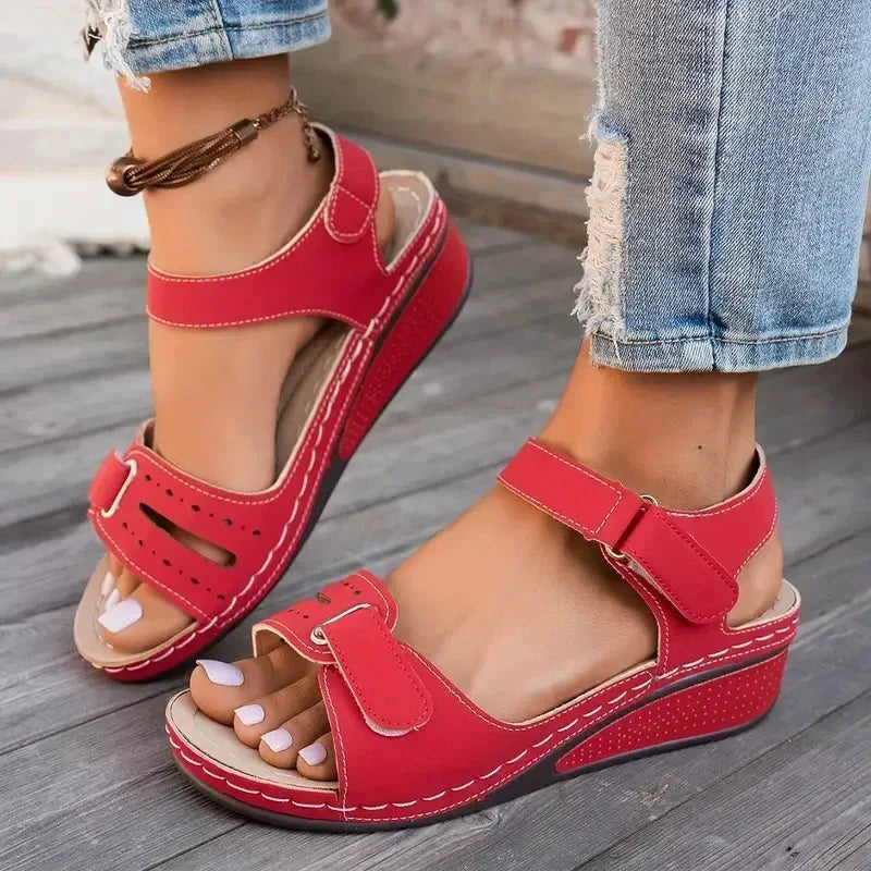 Women's ankle strap platform sandal