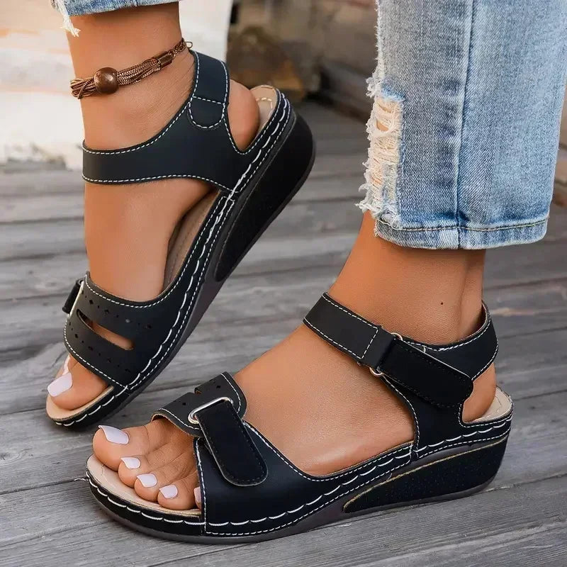 Women's ankle strap platform sandal