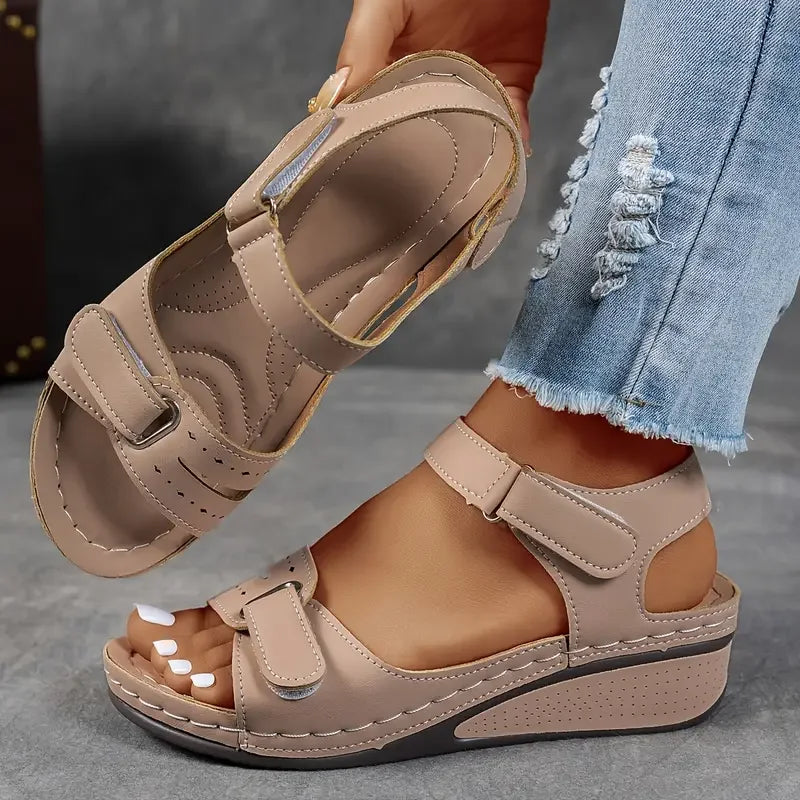 Women's ankle strap platform sandal