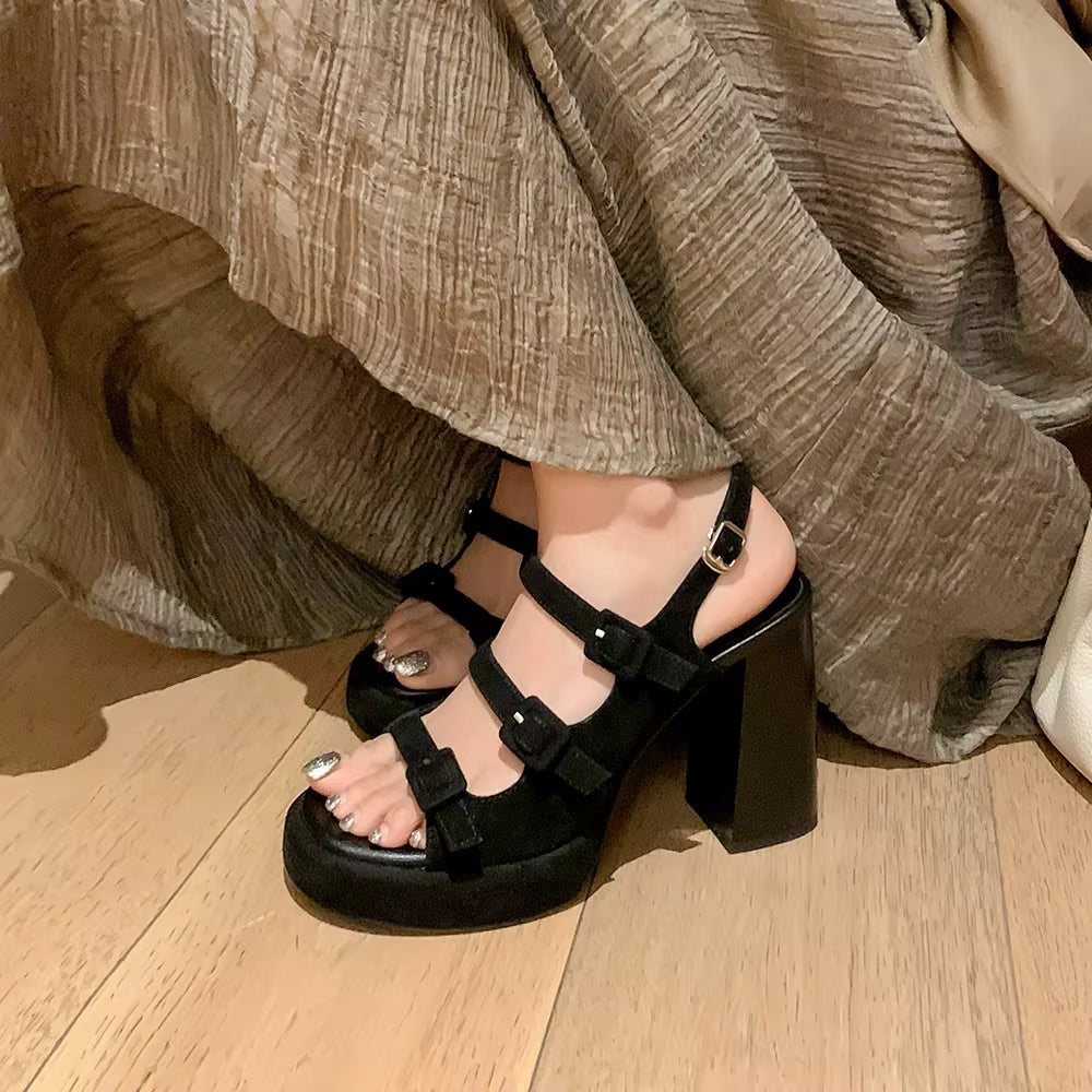 Daelene ankle strap sandal